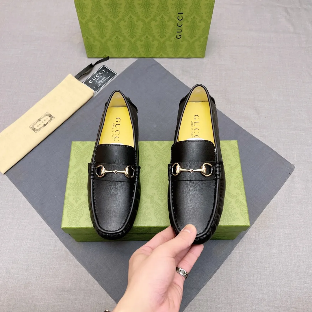 p400 GUCCI, Gucci official flagship store original casual beanie shoes ~ Four Seasons Trendy Shoes 👟》New version at the counter, Gucci 1:1 high-quality workmanship, upper: imported pebbled calfskin, genuine sweat-absorbent pigskin lining, fashionable lazy business style design, casual loafers, running shoes are perfect for young people. British fashion boots 😍 Equipped with original raw rubber wear-resistant outsole, absolutely high-end and classy, ​​suitable for drivers only 🚗 A must-have for fashionable men, standard code 37-45 No. 071